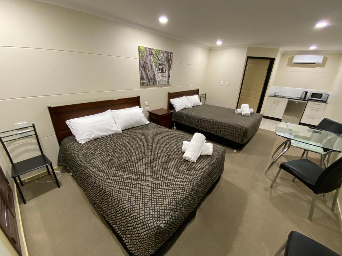 Balranald Club Motel Esterno foto